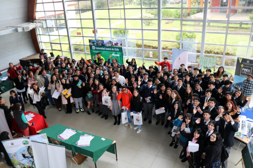 Estudiantes de 17 establecimientos de educación municipales participaron de la ceremonia de egreso del Programa Propedéutico.